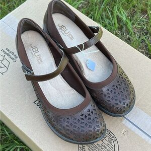 JBU Dark Brown Cut-Out Mary Jane Shoes